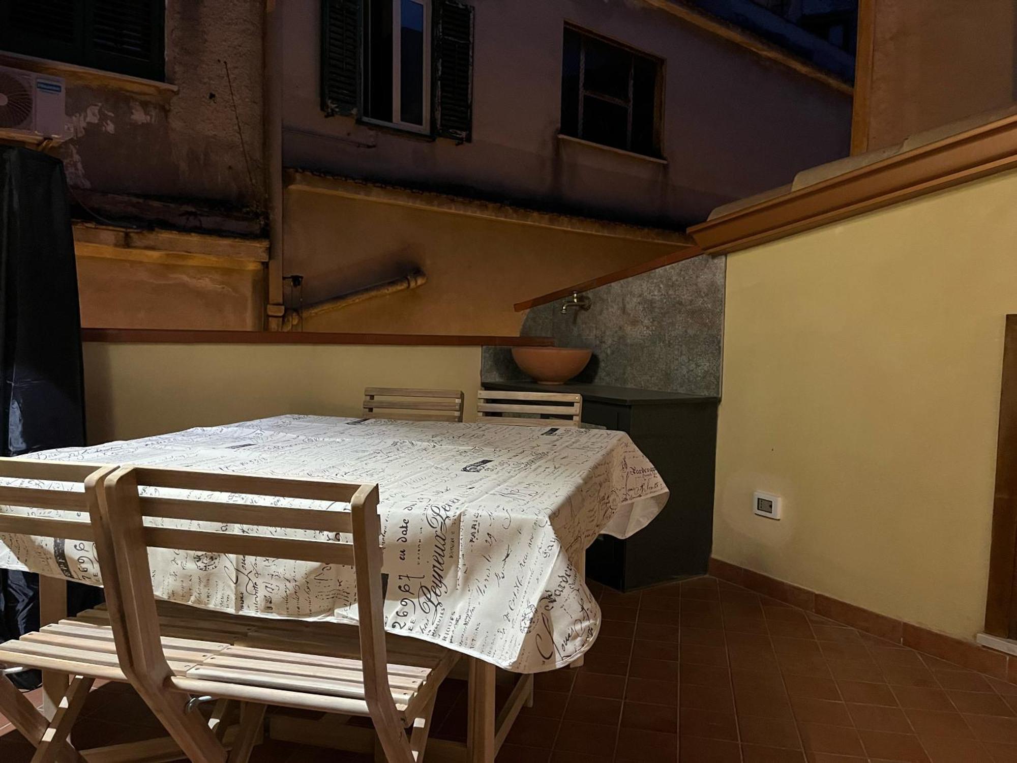 Maquedino Holiday Home & Terrace - Cozy Central Loft Palermo Eksteriør billede